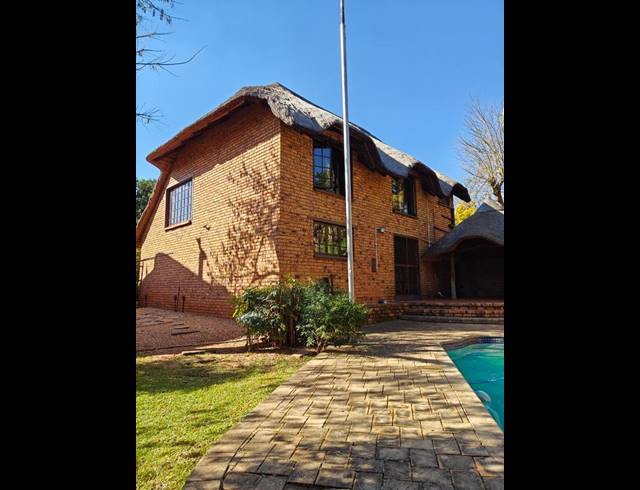 4 BEDROOM PROPERTY TO RENT IN FAERIE GLEN